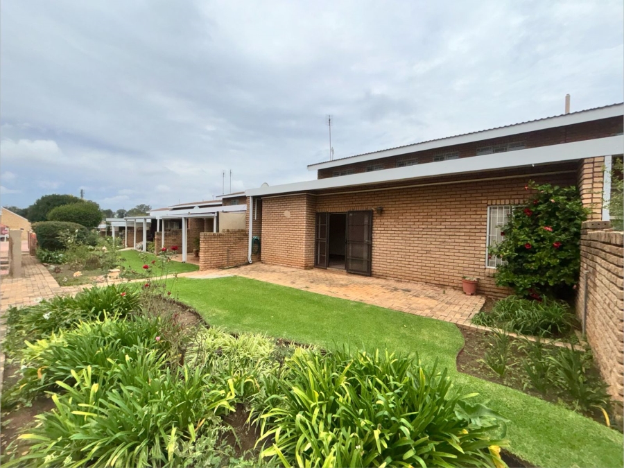 2 Bedroom Property for Sale in Oudorp North West
